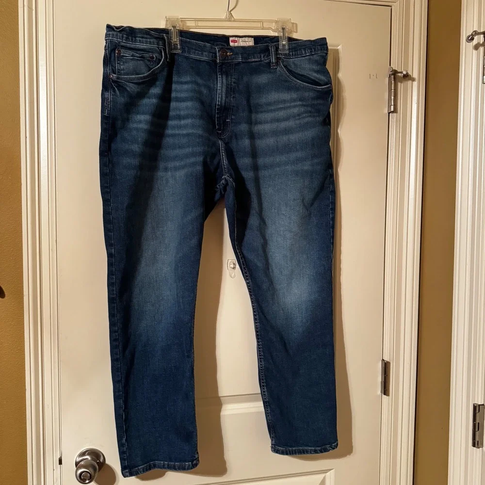 Wrangler Athletic Fit Mens Blue Jeans Medium Wash Denim 42x30 1090ATWHF